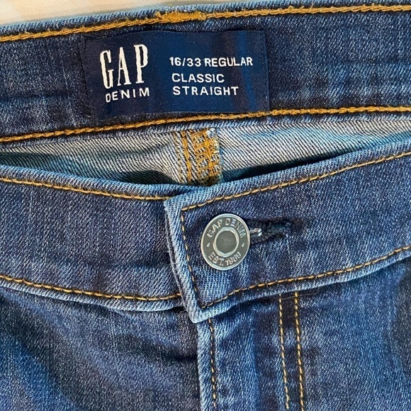 GAP Classic Streight Fit Blue Jeans in Size 16 - Picture 5 of 10